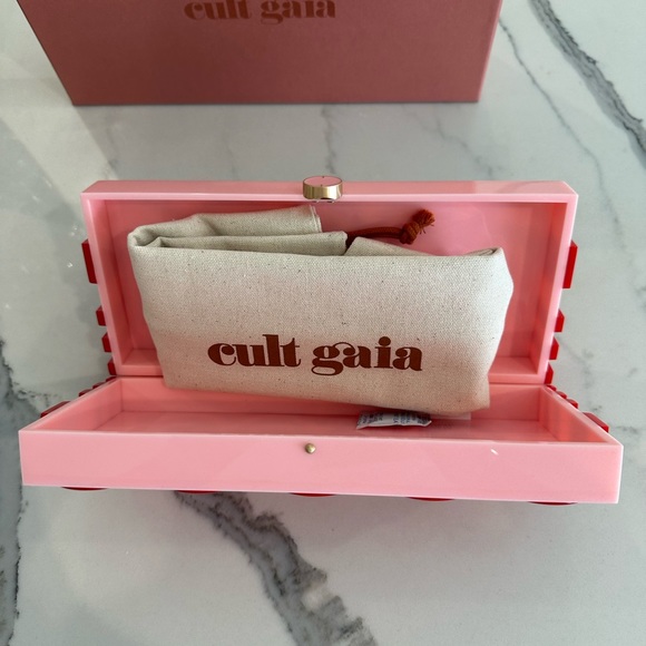 Cult Gaia Yaro Clutch - Picture 8 of 10